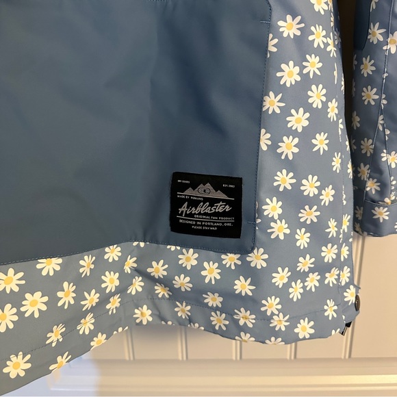 Airblaster snowboarding jacket women - Picture 2 of 4